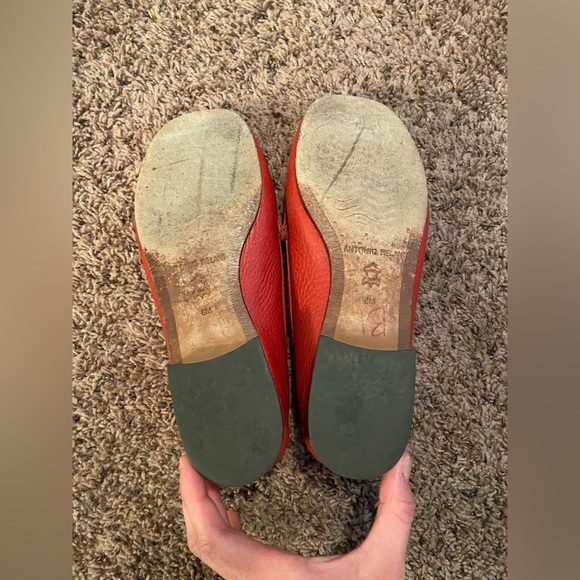 Red leather Antonio Melani Loafers Size 8 - Picture 3 of 3